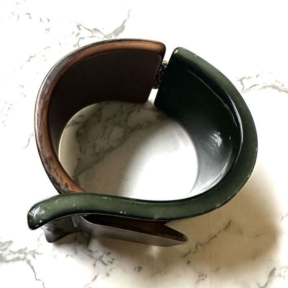 Green and brown wide bangle bracelet - Picture 5 of 9